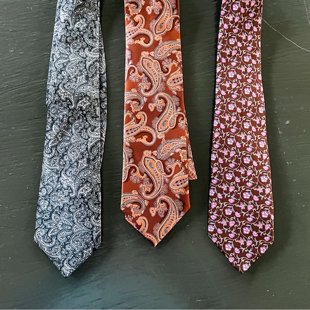 Brioni paisley and floral print Tie bundle of 3. ♥️